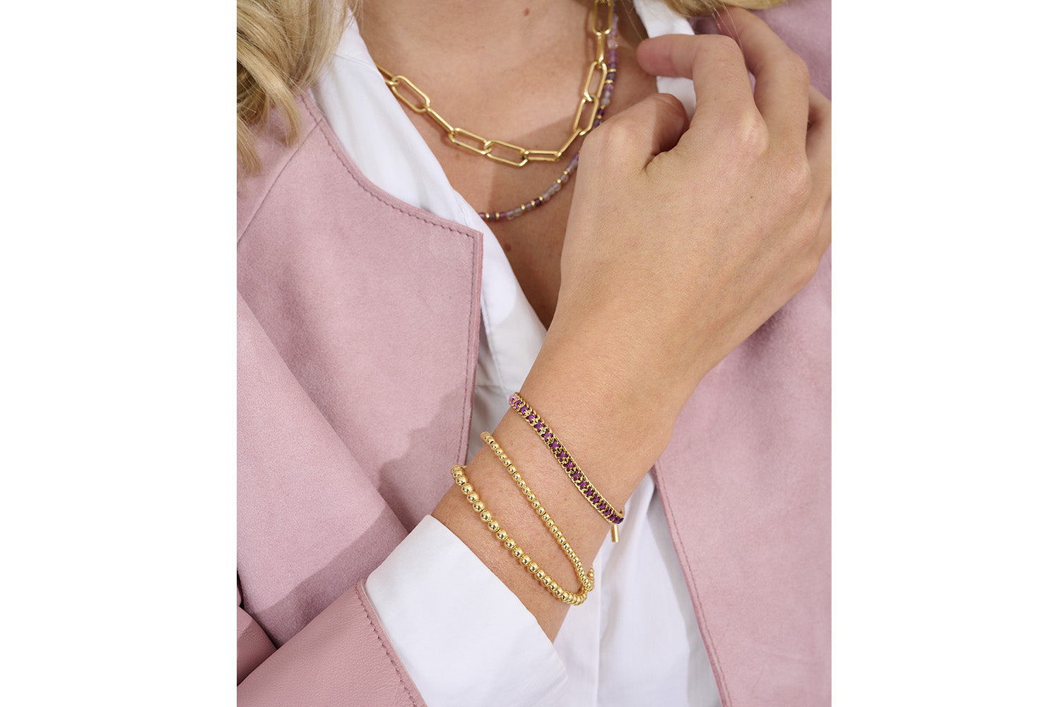 Pairing Purple/Pink tones and Gleaming Gold with the Samra Bracelet set.